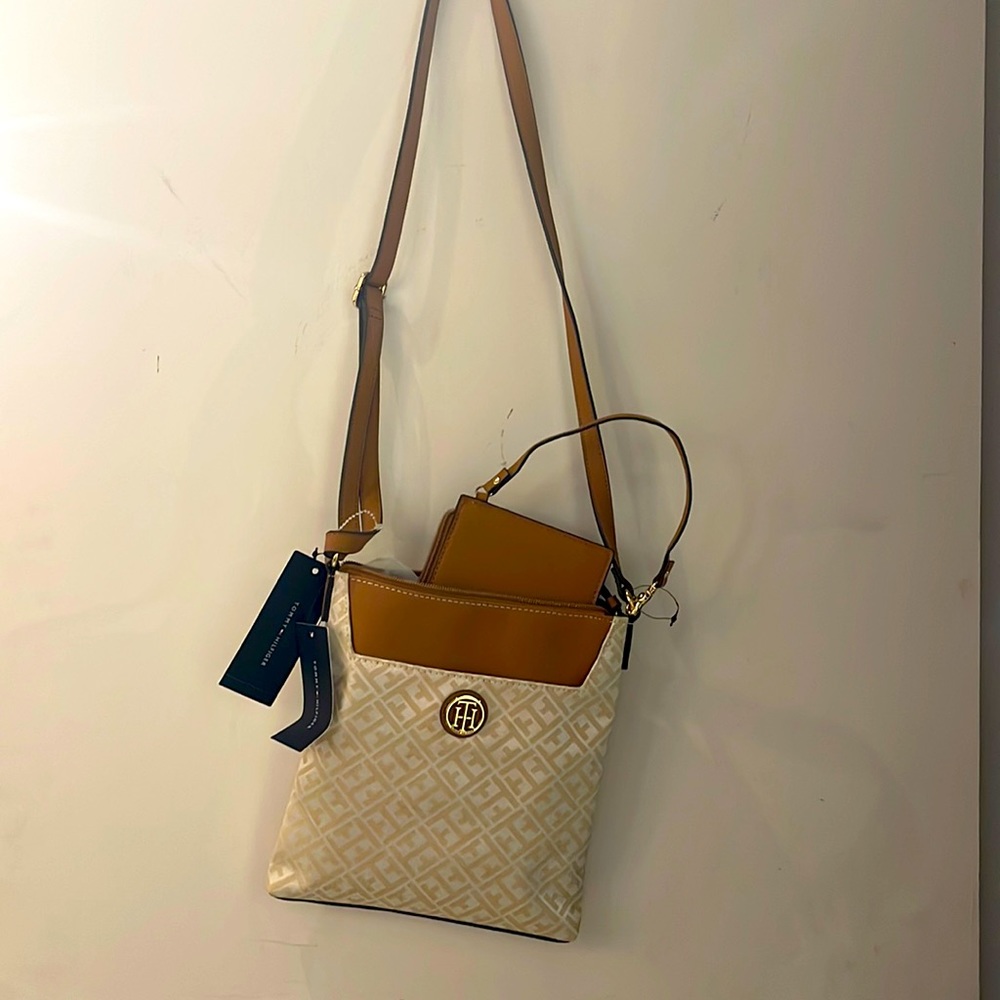 Tommy Hilfiger crossbody